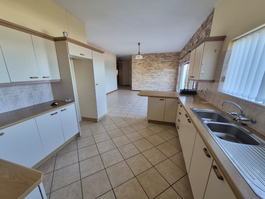 4 Bedroom Property for Sale in Dana Bay Western Cape